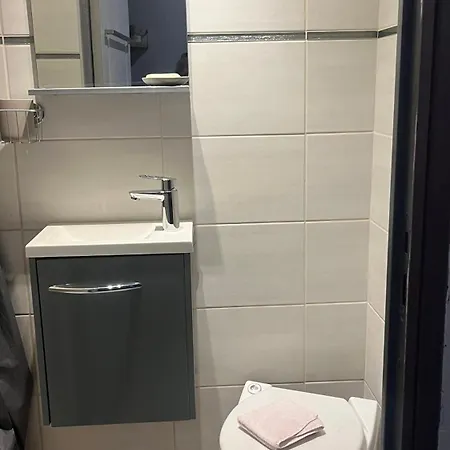 Mini Et Espace Extérieur 3* Méry-sur-Oise